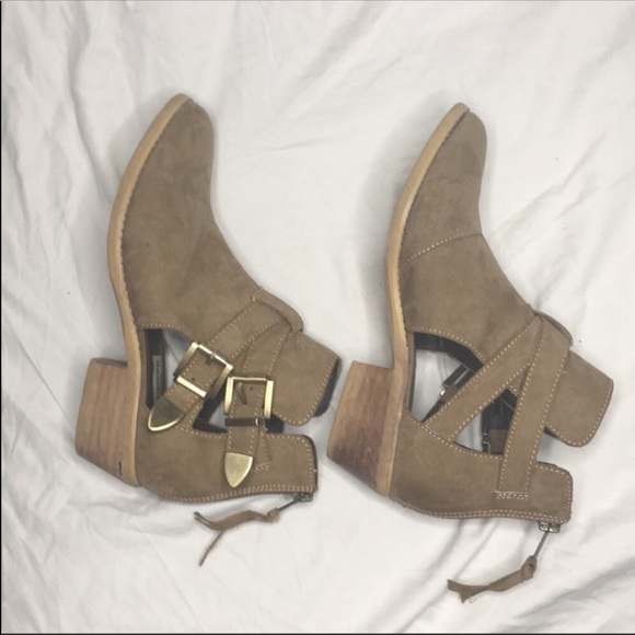 Steve Madden “CLinge” boots in tan - Picture 4 of 8